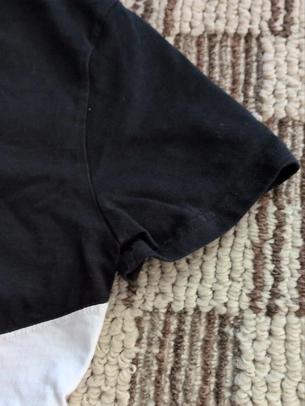 Nike Black and White Chevron Colorblock Short Sleeve Tee Slim-Fit
